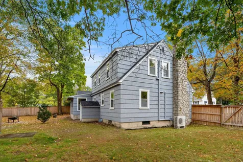 24 Fairbanks Street Manchester NH 03102