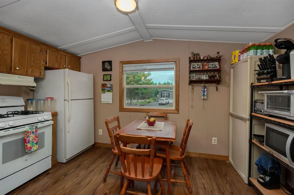 22 Cedar Lane Lee NH 03861