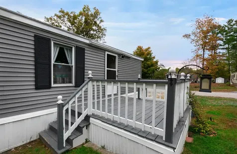 22 Cedar Lane Lee NH 03861