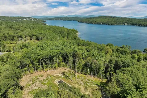 45 Stern Castle Place Laconia NH 03246