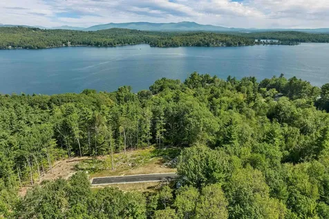 45 Stern Castle Place Laconia NH 03246
