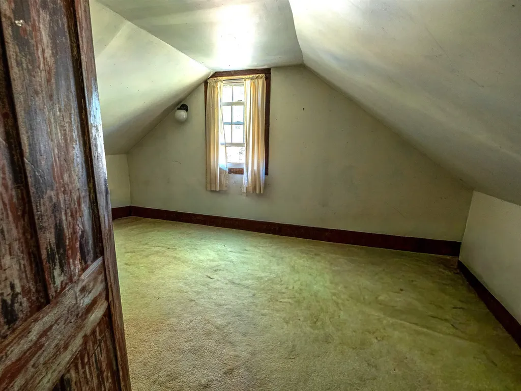 64 Rowe Mountain Road Bradford NH 03221