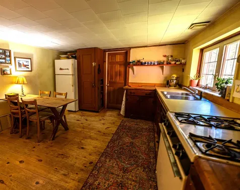 64 Rowe Mountain Road Bradford NH 03221