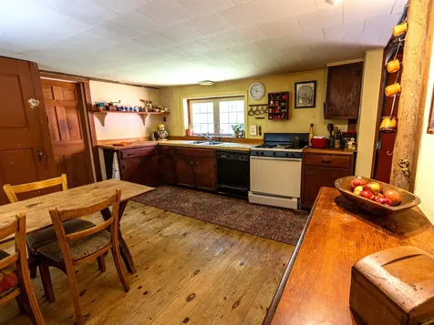 64 Rowe Mountain Road Bradford NH 03221