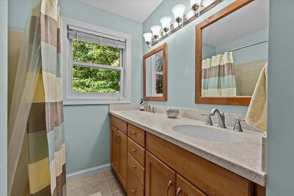 362 Hidden Oaks Drive Colchester VT 05446