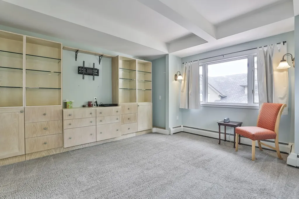 2434 Elm Street Manchester NH 03104