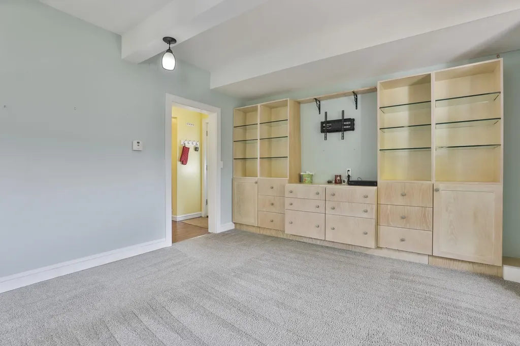 2434 Elm Street Manchester NH 03104