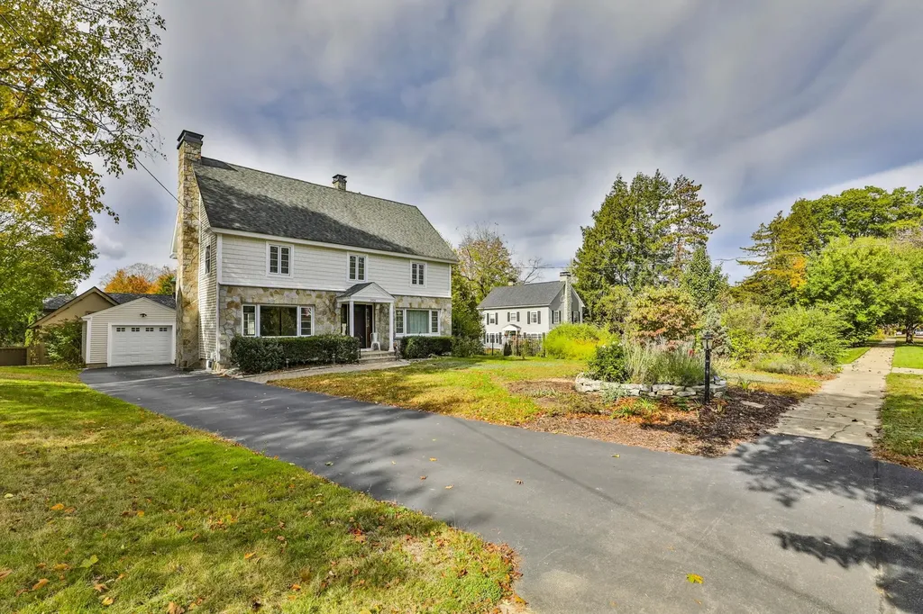 2434 Elm Street Manchester NH 03104