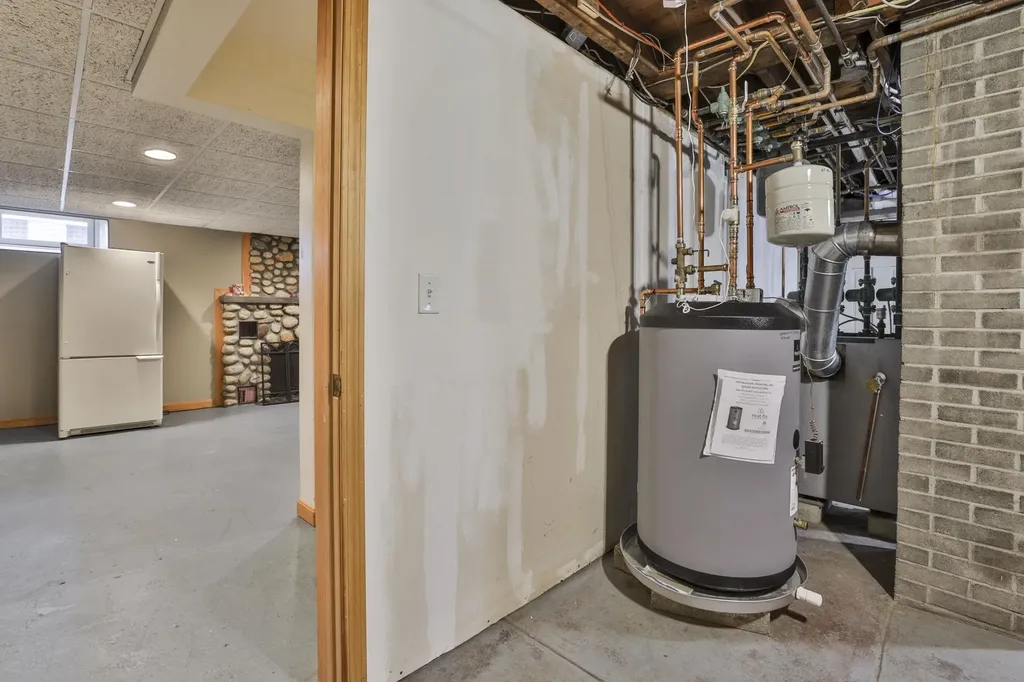 2434 Elm Street Manchester NH 03104