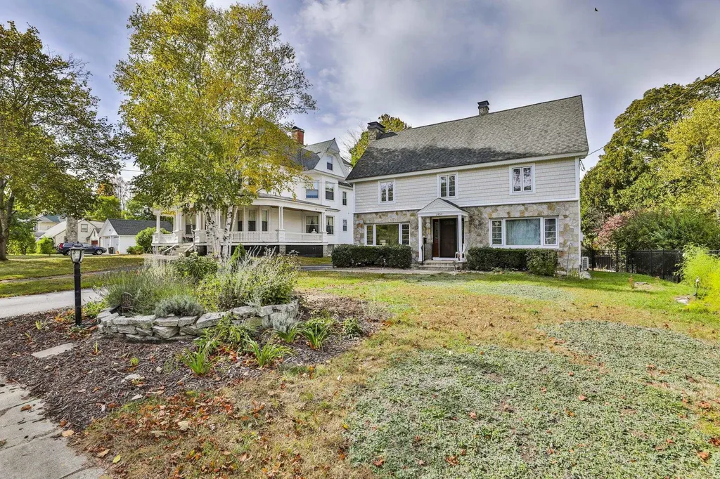 2434 Elm Street Manchester NH 03104