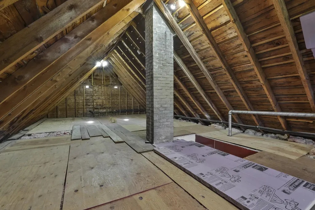 2434 Elm Street Manchester NH 03104