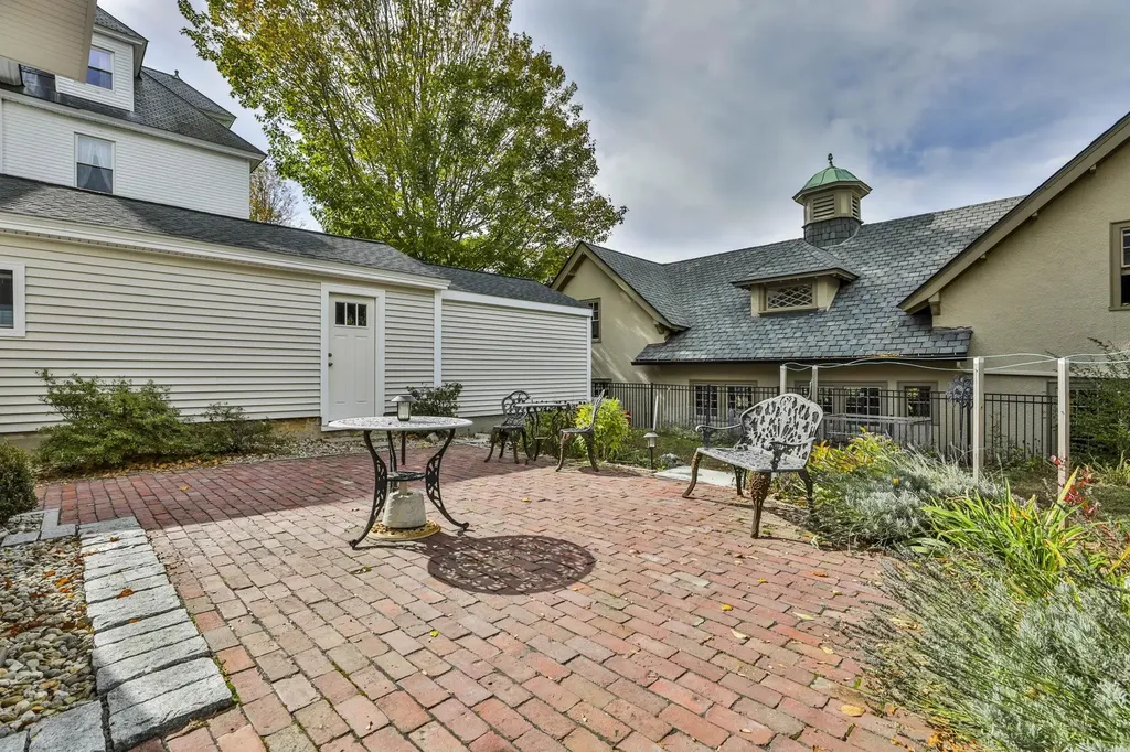 2434 Elm Street Manchester NH 03104