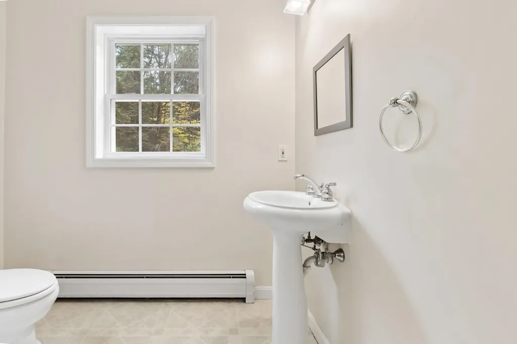 78 Old Greenfield Road Peterborough NH 03458