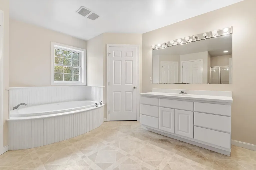 78 Old Greenfield Road Peterborough NH 03458