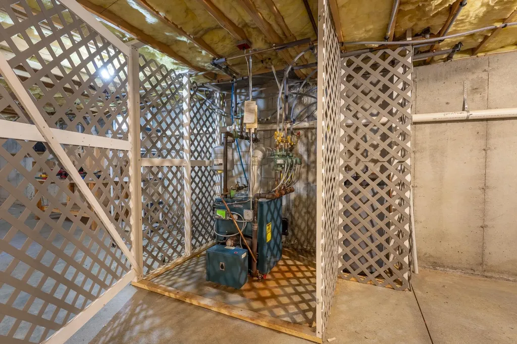 78 Old Greenfield Road Peterborough NH 03458