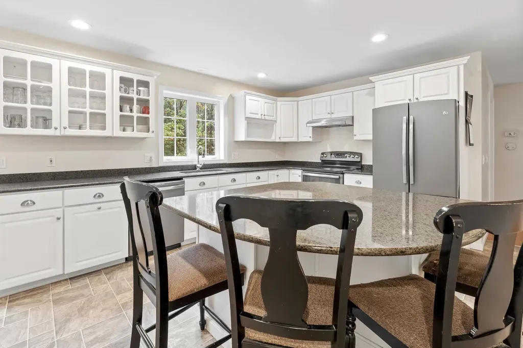 78 Old Greenfield Road Peterborough NH 03458