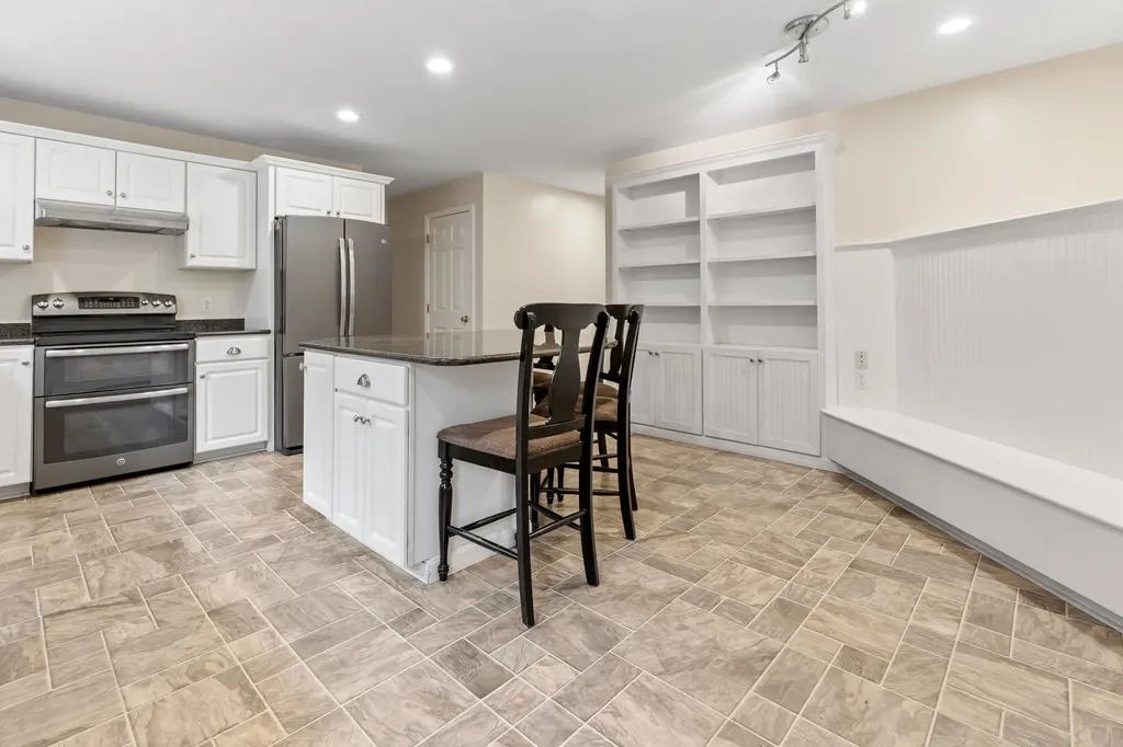 78 Old Greenfield Road Peterborough NH 03458