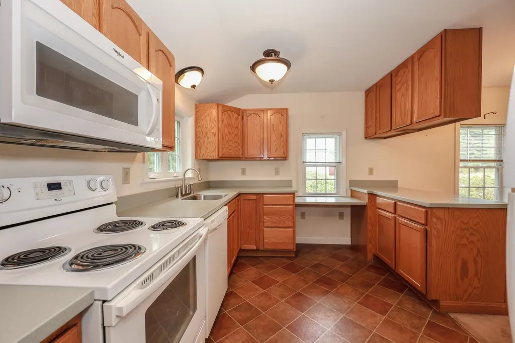 6 Lawrence Street Extension Concord NH 03301