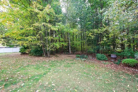 6 Lawrence Street Extension Concord NH 03301