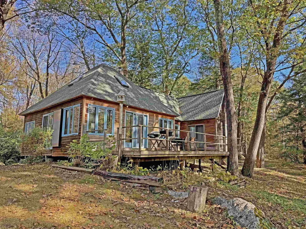 212-214 South Pine Banks Road Putney VT 05346