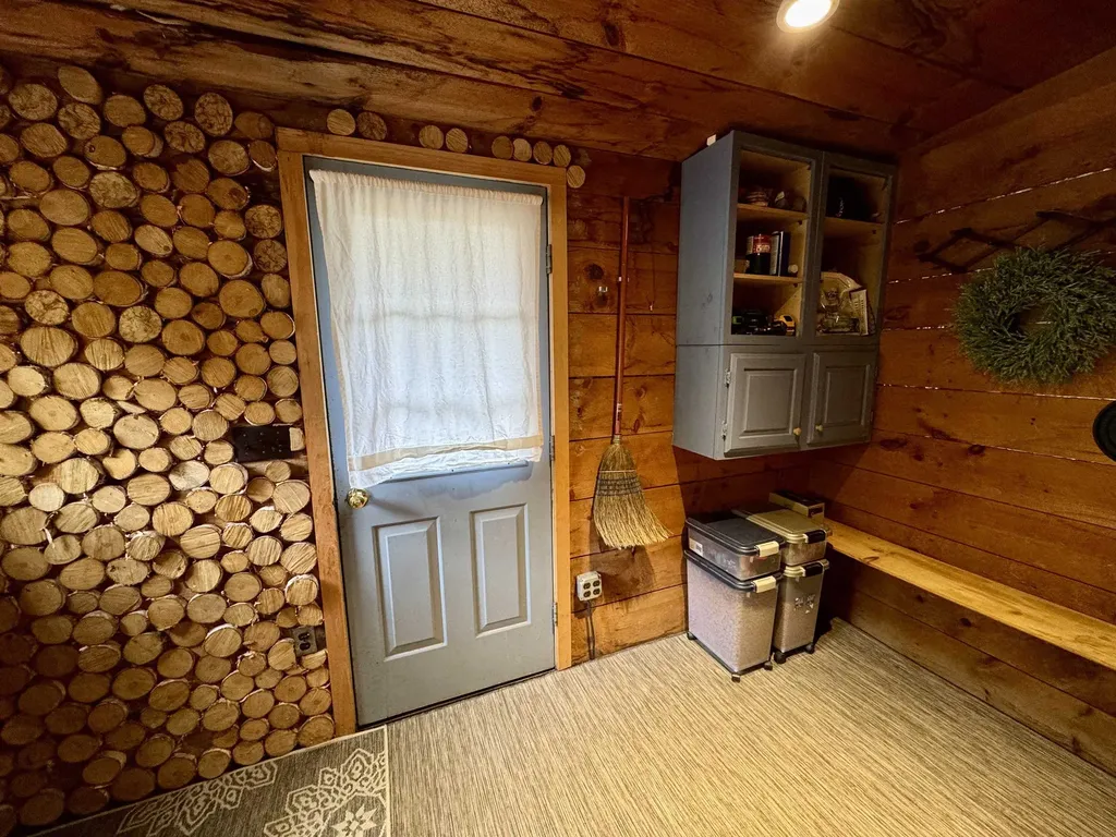 212-214 South Pine Banks Road Putney VT 05346