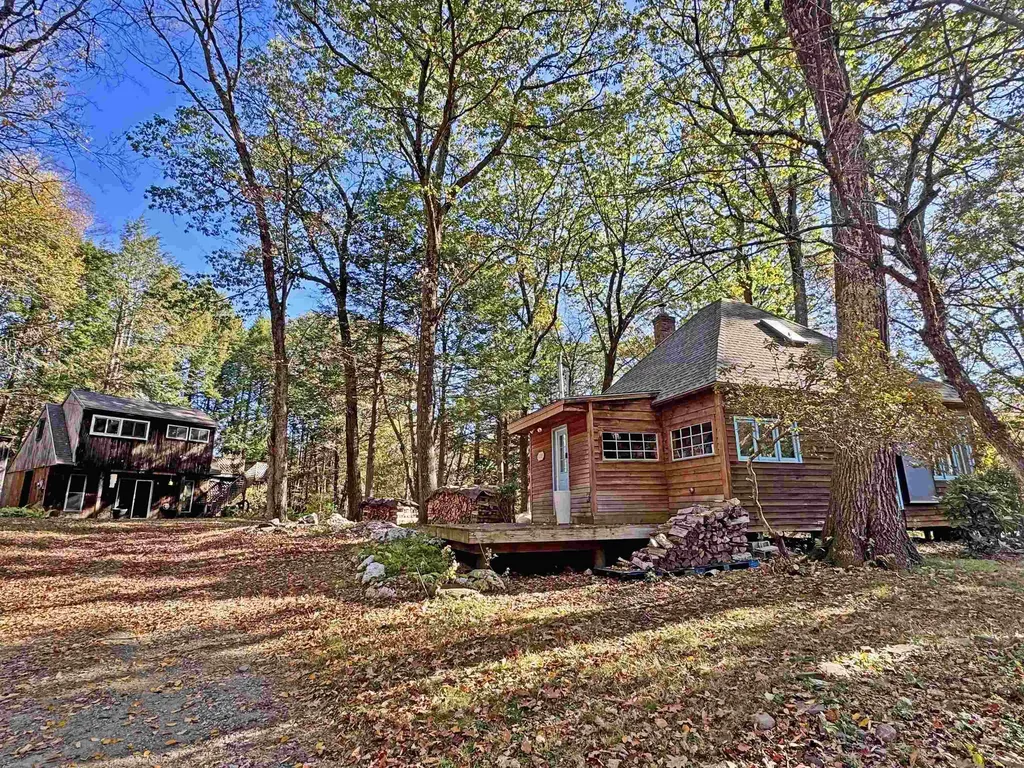 212-214 South Pine Banks Road Putney VT 05346