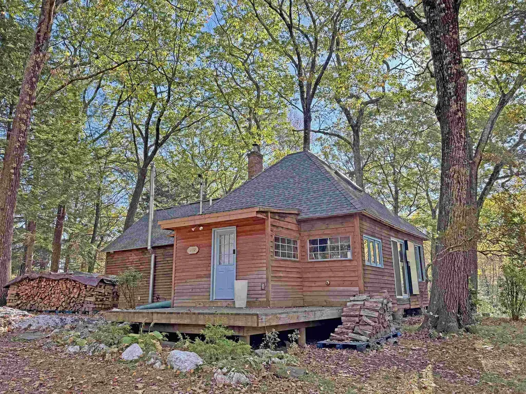 212-214 South Pine Banks Road Putney VT 05346