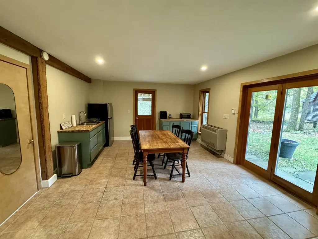 212-214 South Pine Banks Road Putney VT 05346