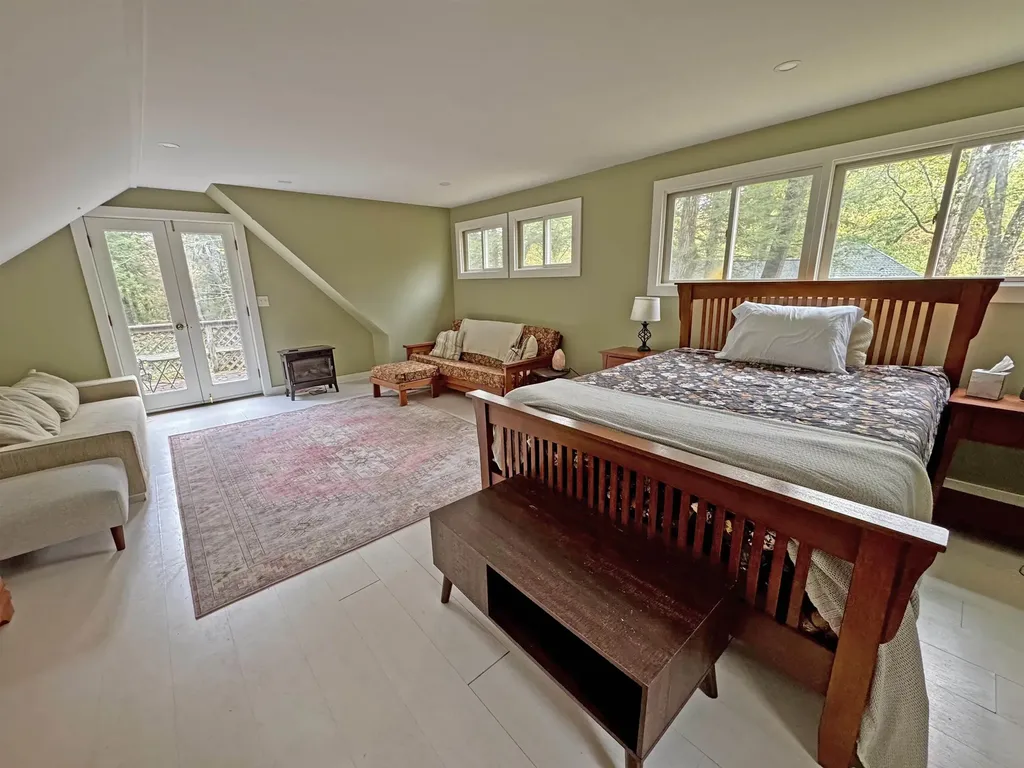 212-214 South Pine Banks Road Putney VT 05346