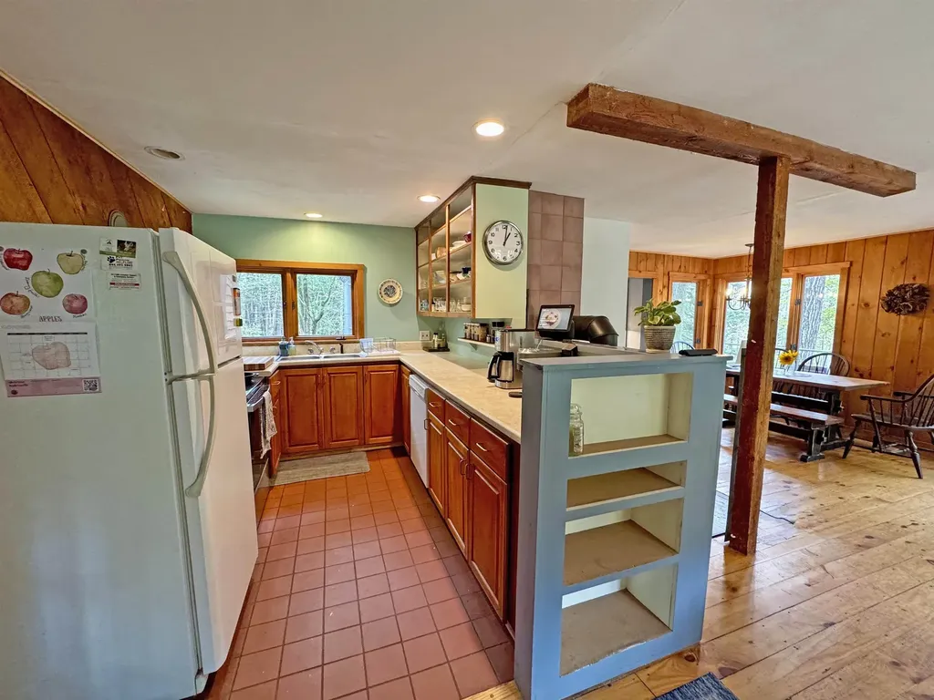 212-214 South Pine Banks Road Putney VT 05346