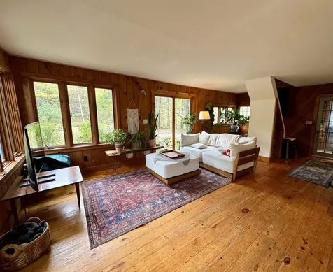 212-214 South Pine Banks Road Putney VT 05346