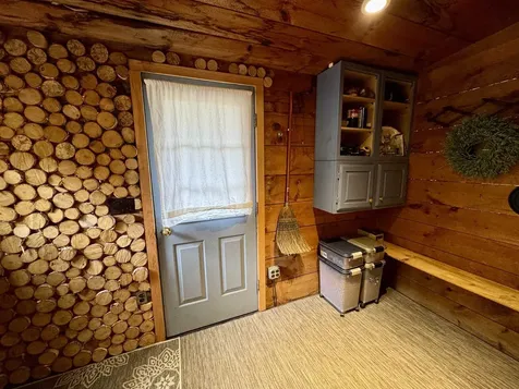 212-214 South Pine Banks Road Putney VT 05346