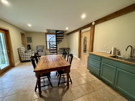 212-214 South Pine Banks Road Putney VT 05346