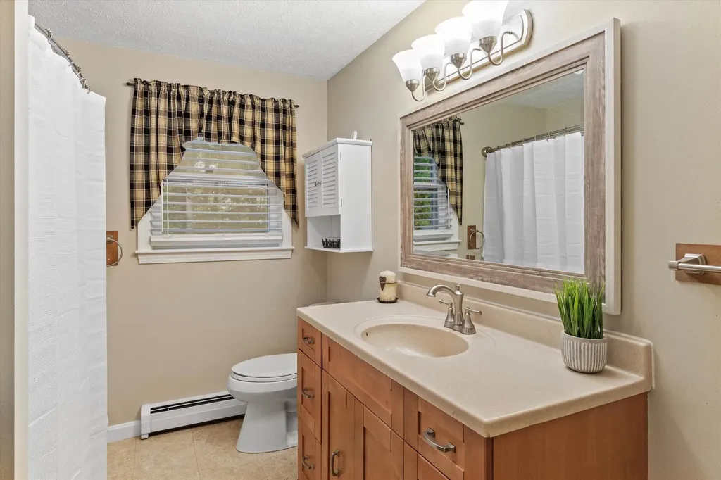 4 Columbine Place Concord NH 03303