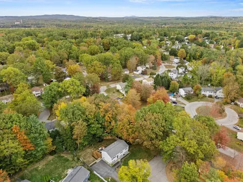 4 Columbine Place Concord NH 03303