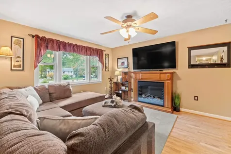 4 Columbine Place Concord NH 03303