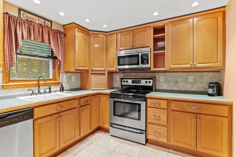 4 Columbine Place Concord NH 03303