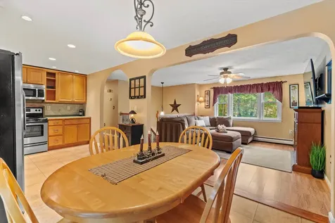 4 Columbine Place Concord NH 03303