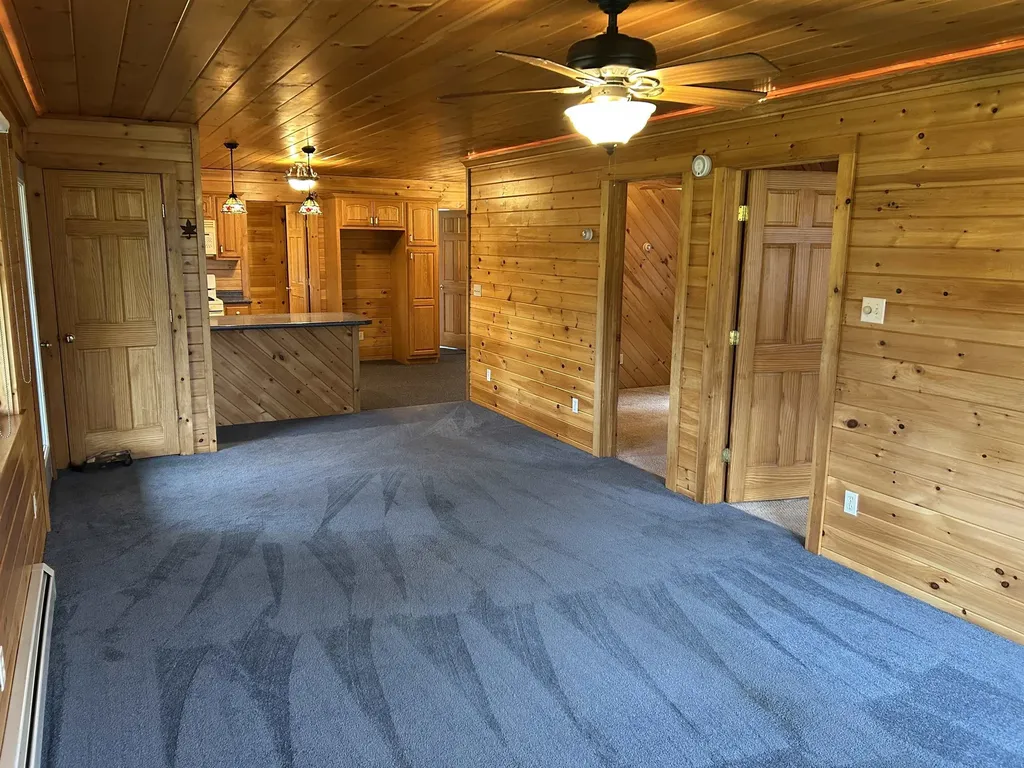 21 Boat Landing Road Orford NH 03777