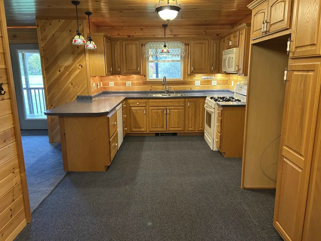 21 Boat Landing Road Orford NH 03777