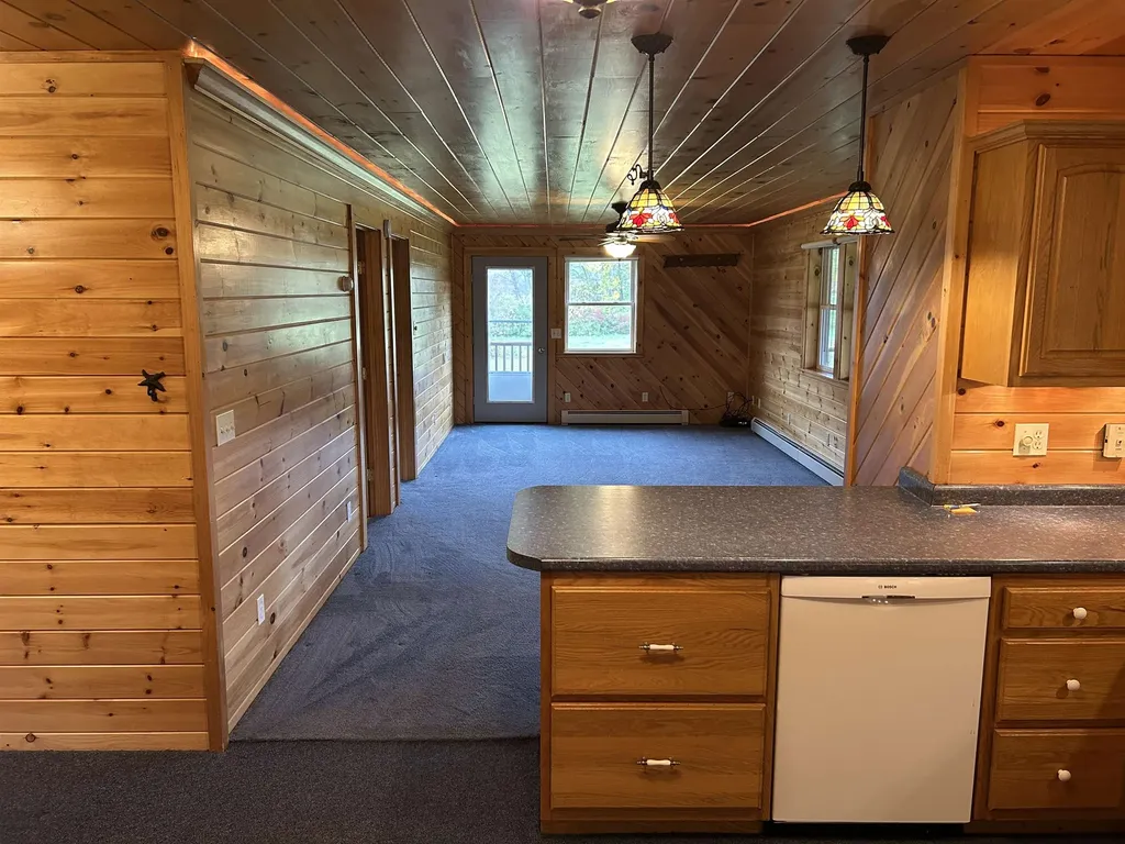 21 Boat Landing Road Orford NH 03777