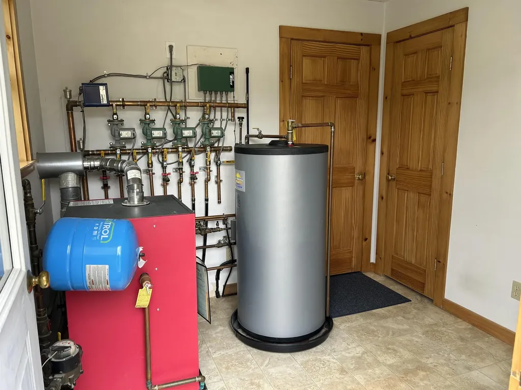 21 Boat Landing Road Orford NH 03777