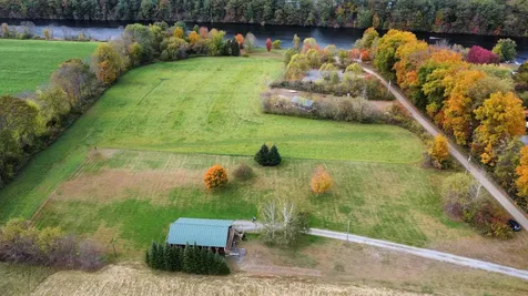 21 Boat Landing Road Orford NH 03777