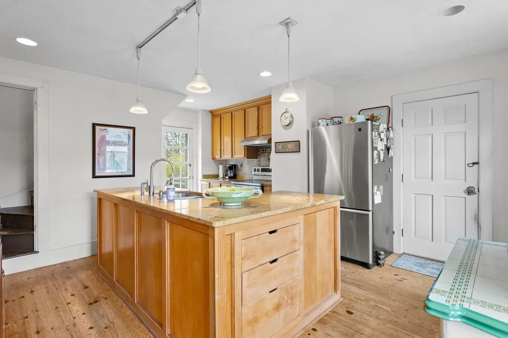 638 Post Road Greenland NH 03840