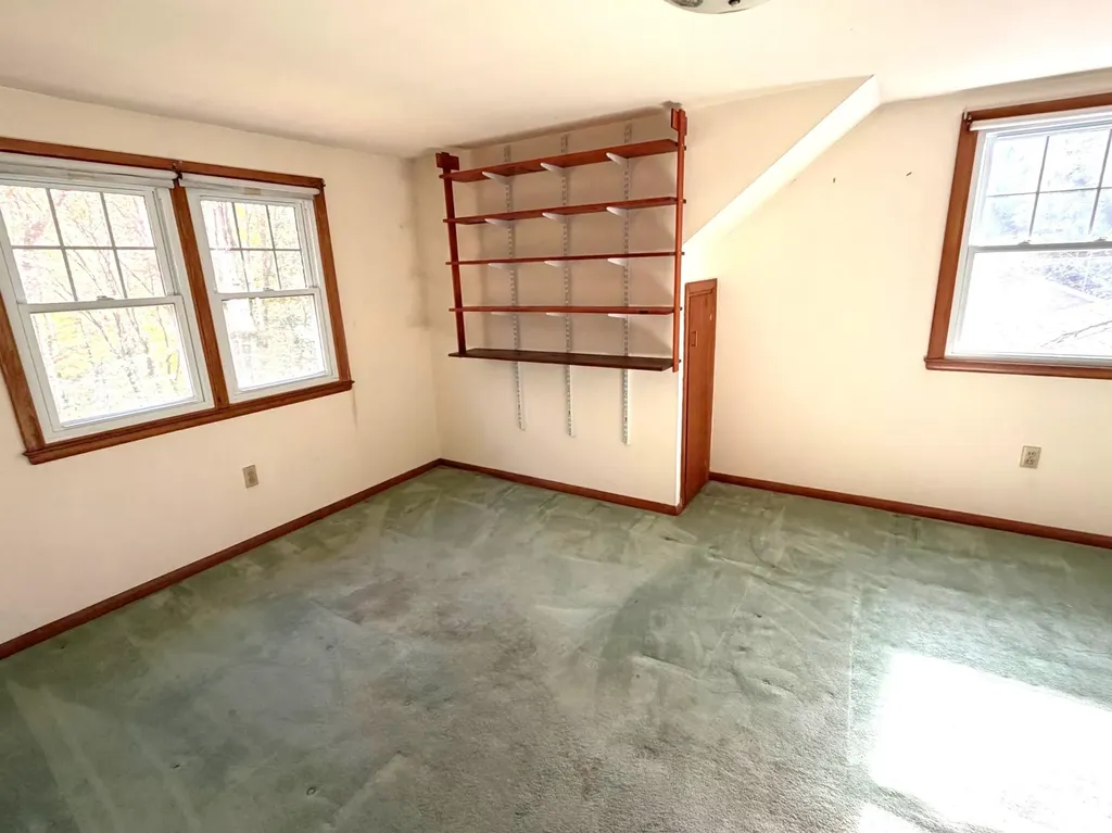 20 Sunset Drive Essex VT 05452