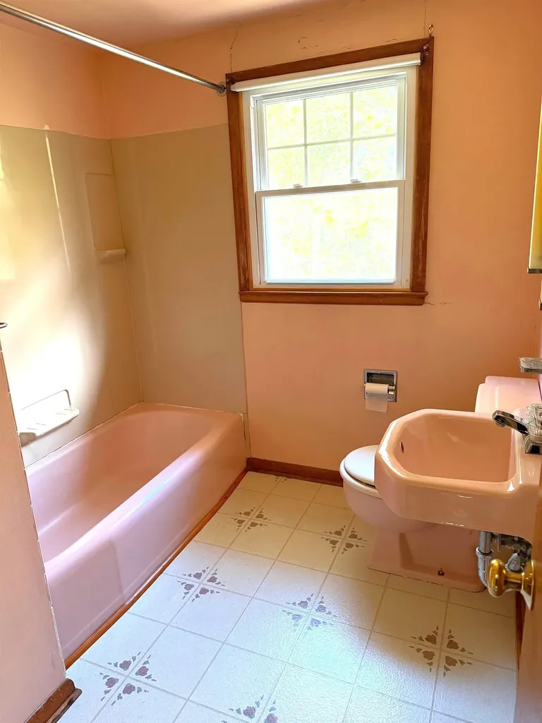 20 Sunset Drive Essex VT 05452