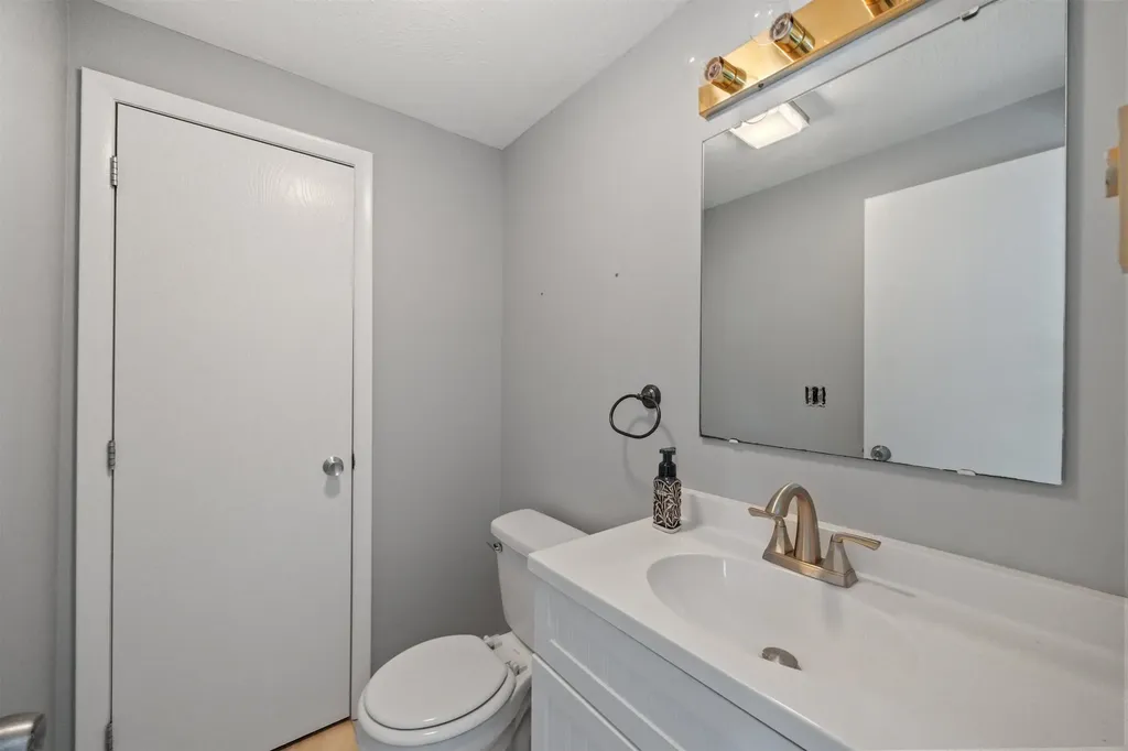 10 Winchester Court Pembroke NH 03275