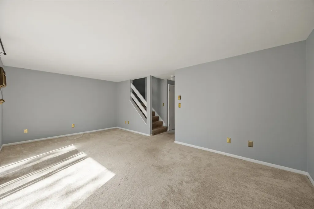 10 Winchester Court Pembroke NH 03275