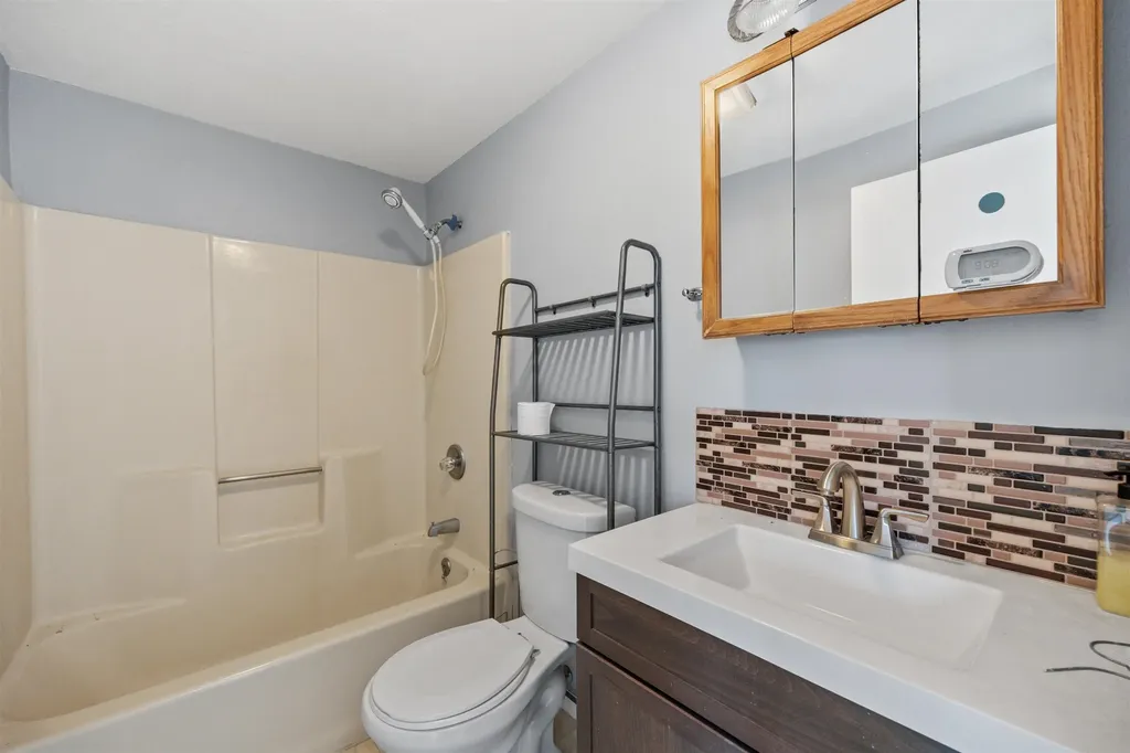 10 Winchester Court Pembroke NH 03275