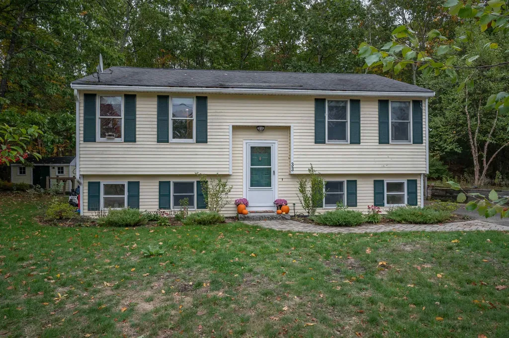 33 Folsom Drive Newmarket NH 03857